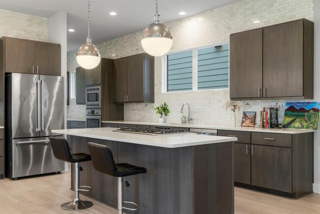 Building Photo - 6008 Florencia Ln