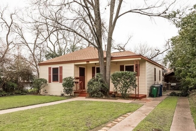Building Photo - 1023 Ellingson Ln