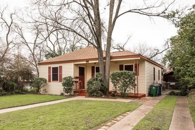 Foto del edificio - 1023 Ellingson Ln