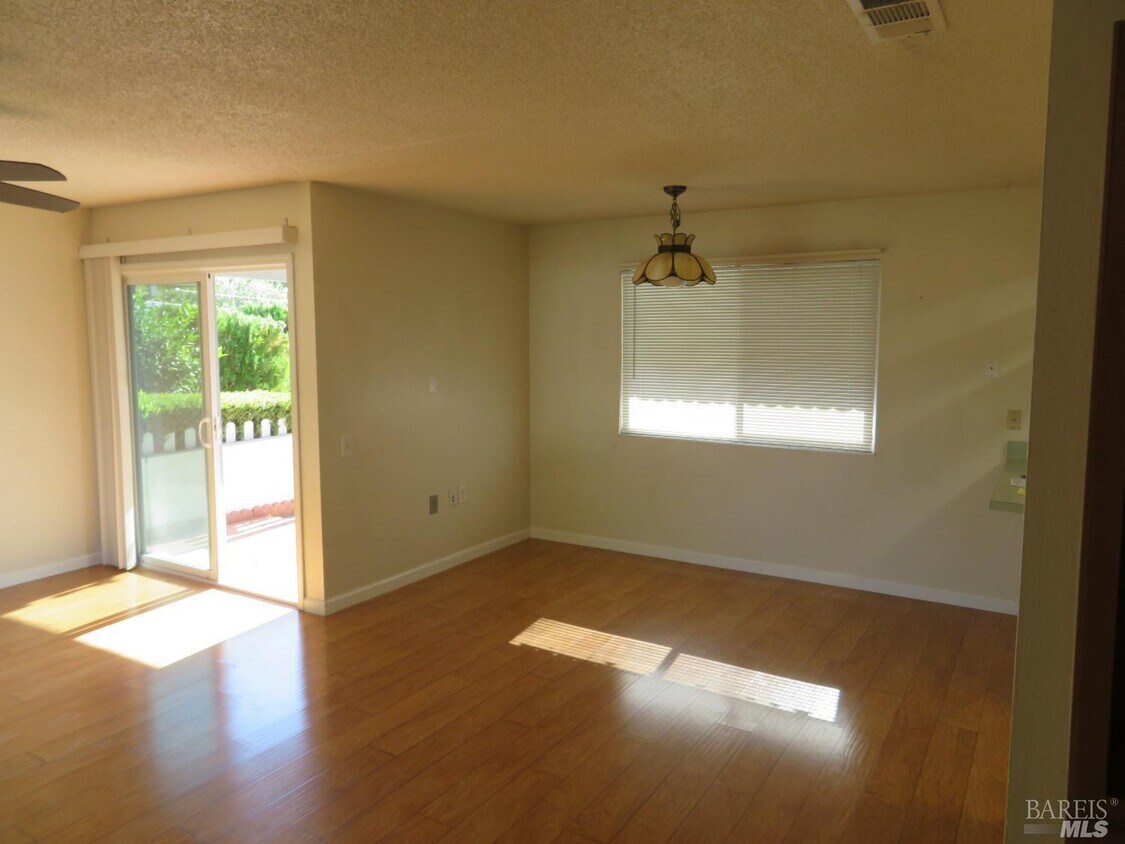 Building Photo - 205 Olympic Cir