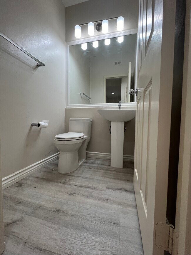 Foto del edificio - 305 Marinella Aisle