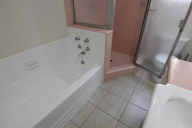Foto del edificio - 1 bedroom in West Hollywood CA 90046