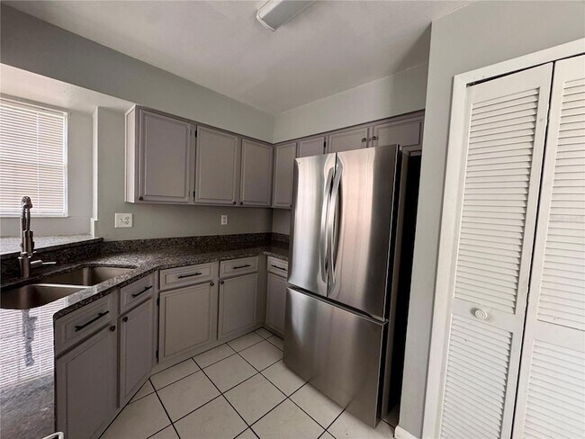 Foto del edificio - 4125 E Vista Ct