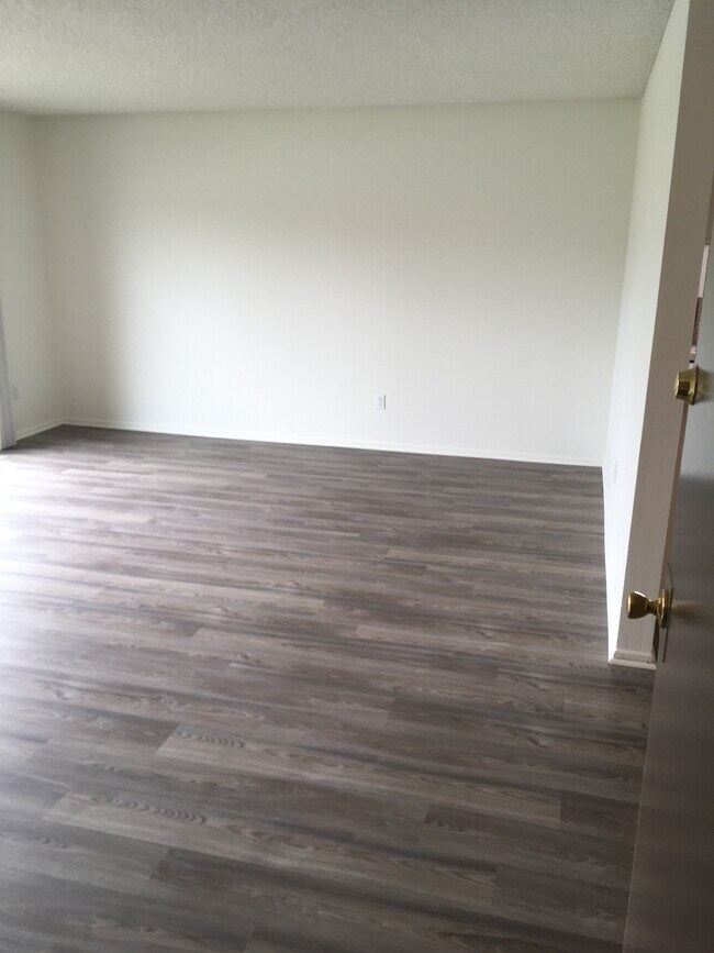 Entry to Living Room - 21602 Brookhurst St