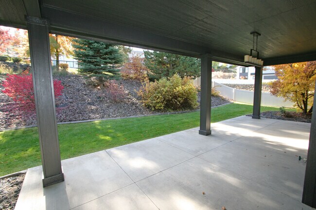 Foto del edificio - 713 W Willapa Ave