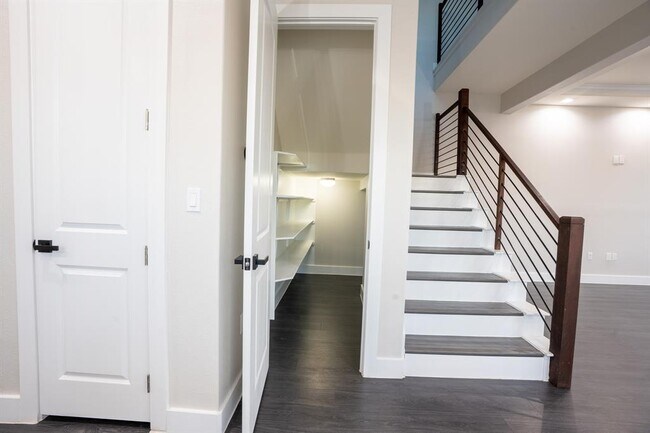 Foto del edificio - 162 Meadow View Blvd