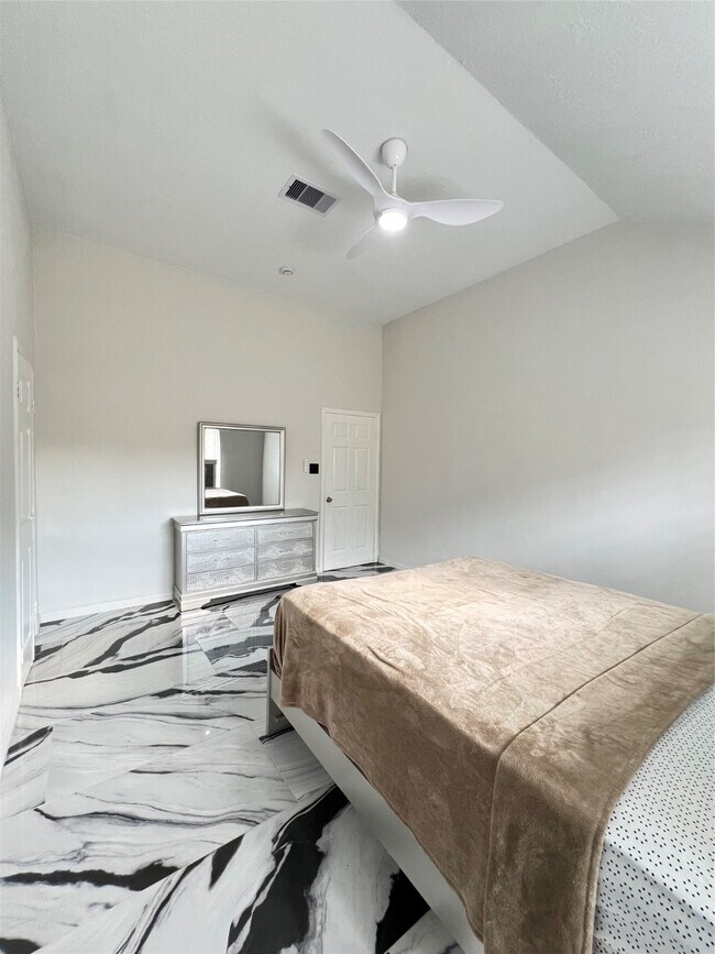 Foto del edificio - 10123 Early Spring Dr