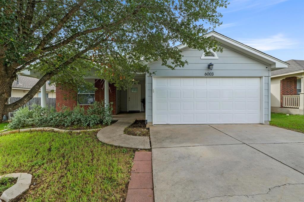 Foto principal - 6003 Wideleaf Dr
