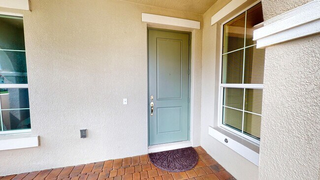 Building Photo - 9472 SW Royal Poinciana Dr
