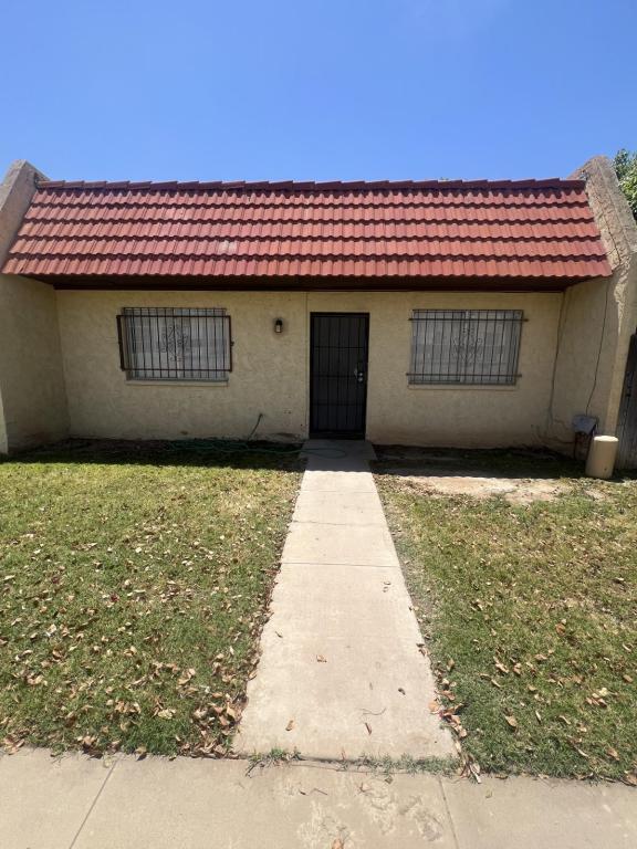 Primary Photo - 3314 W Golden Ln