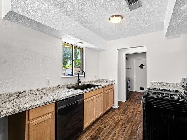 Building Photo - 629 Bur Oak Dr