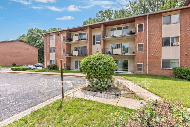 Foto del edificio - 2303 Olson St