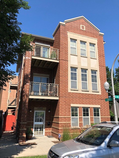 Foto principal - 3540 S Dearborn St