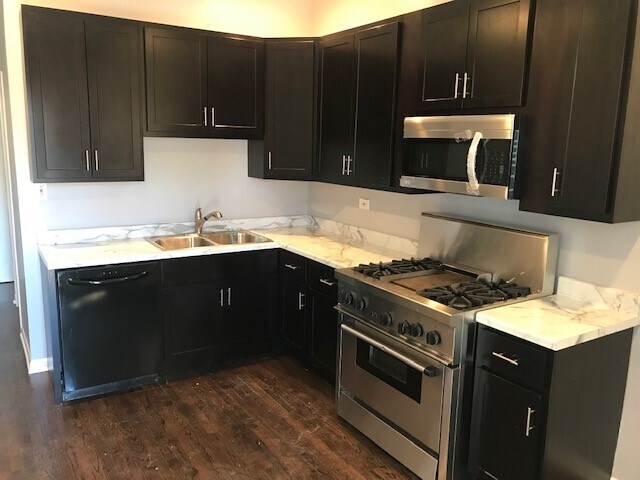 Foto del edificio - 2703 W Harrison St