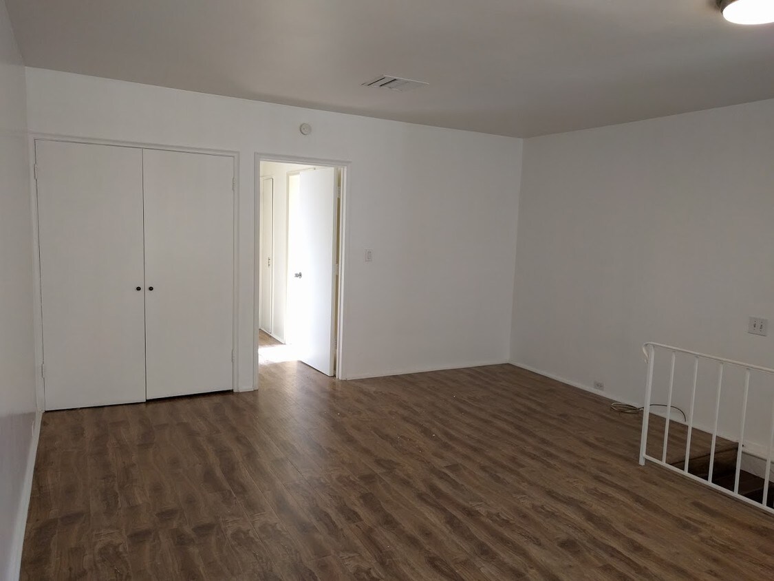 Primary Photo - 143 S Camden Dr