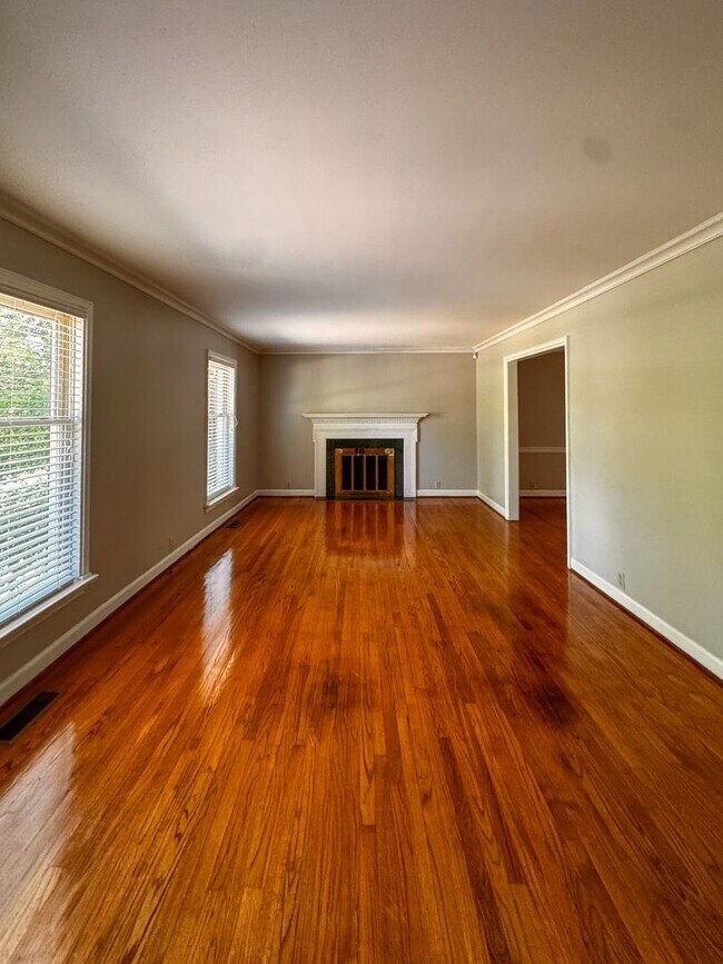 Foto del edificio - Beautiful Tri Level Home in Vanstory Hills