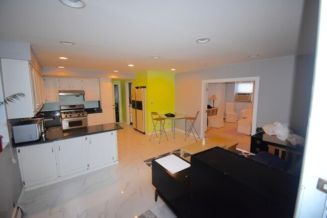 kichen - 29 E Homestead Ave