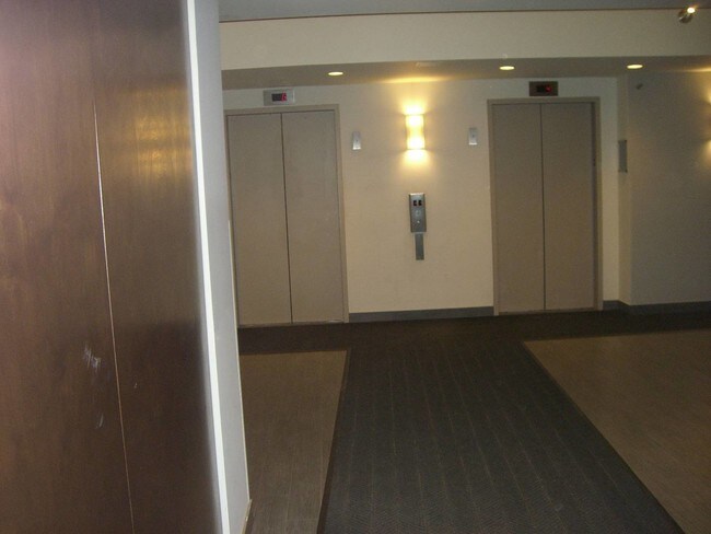 Foto del edificio - 80 Bay St Landing