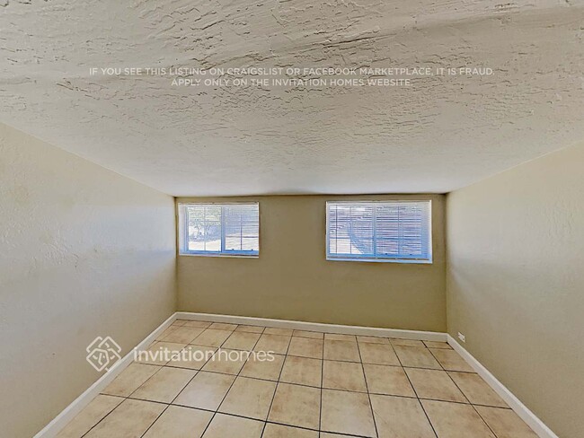 Building Photo - 2747 N Greenfield Rd