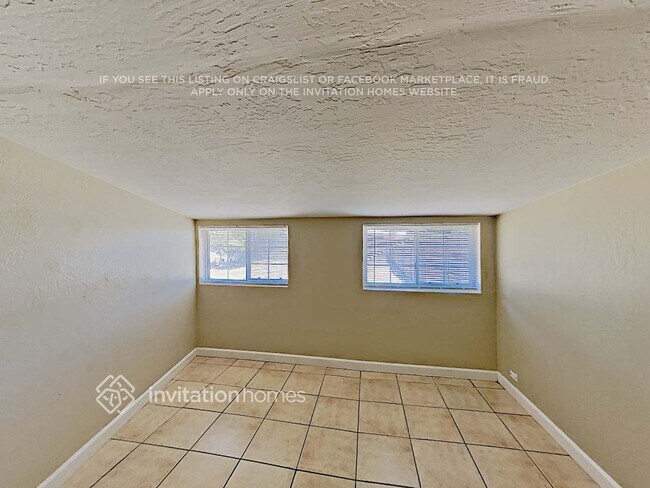 Foto del edificio - 2747 N Greenfield Rd