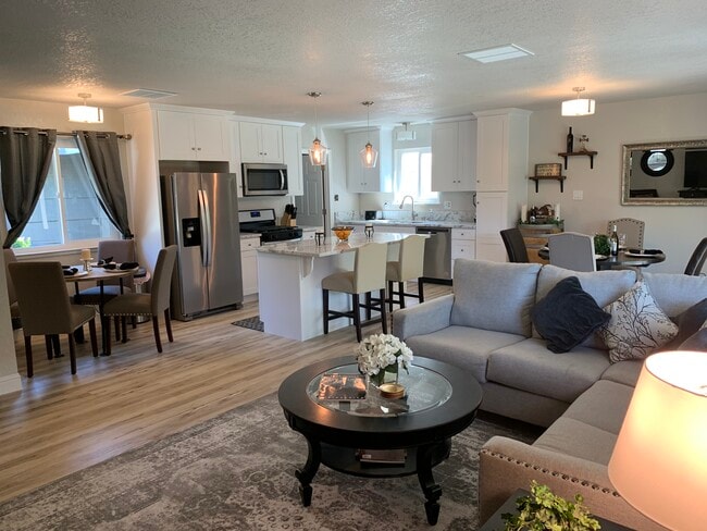 Kitchen/Living - 9062 Salmon Falls Dr