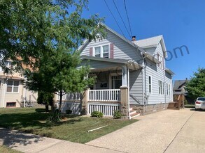 Building Photo - 4529 18th Ave