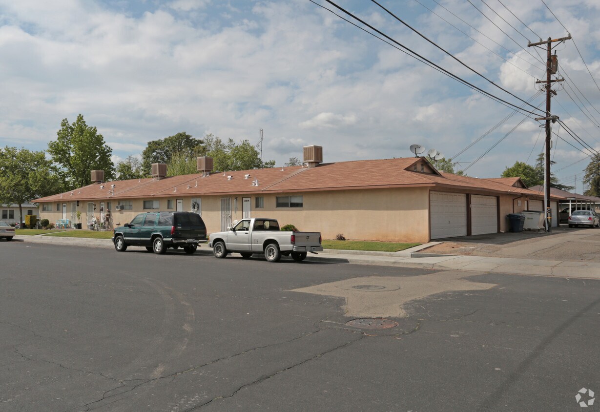 Primary Photo - Decker Apartments