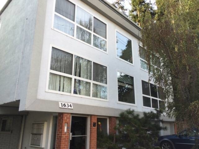 Front of Building - 1634 Oxford St