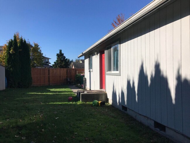Building Photo - Burlington Rambler