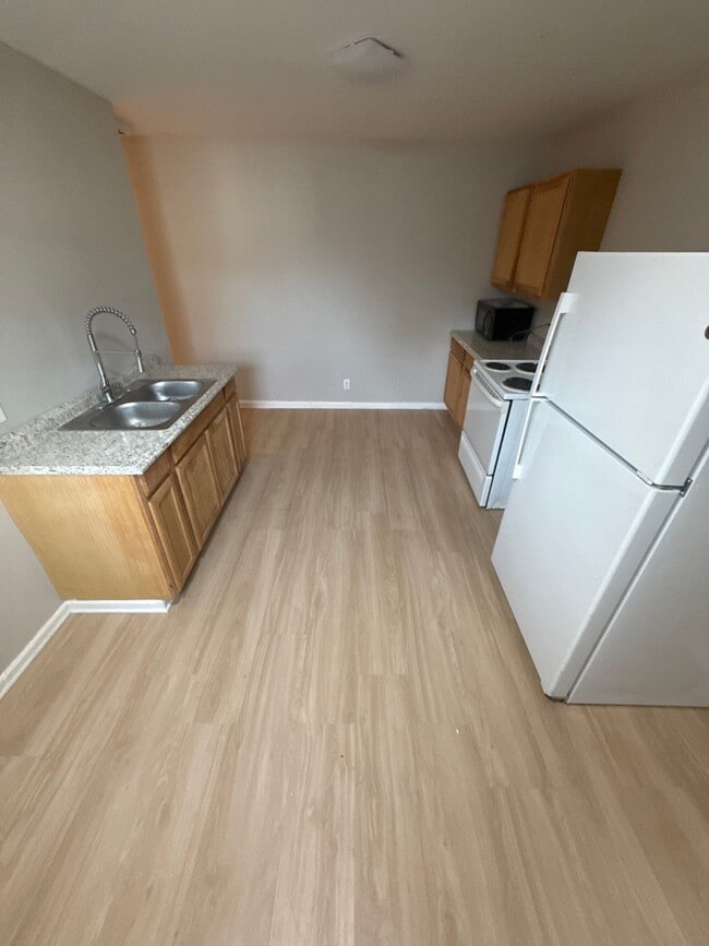 Foto del edificio - 6209 E 12th St