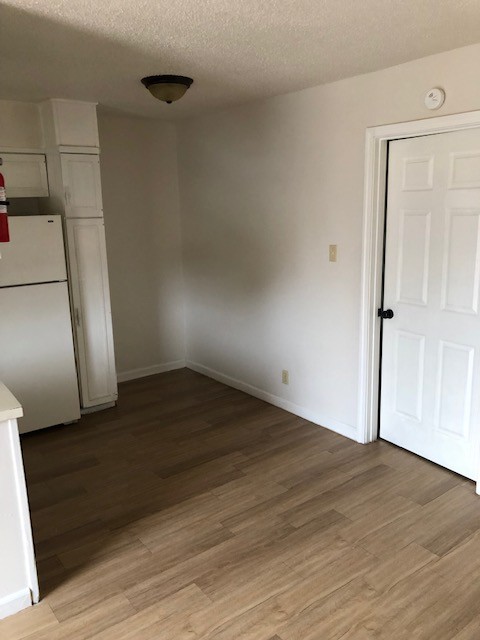 Foto del edificio - 425-501 Westlawn Dr