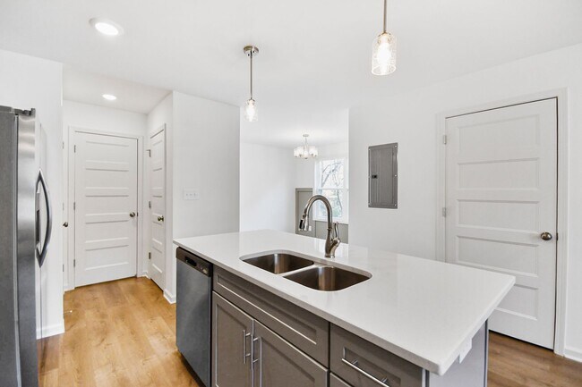 Foto del edificio - Pet Friendly Three Bedroom!