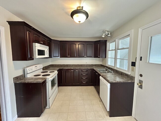 Photo du bâtiment - 169 University Ave