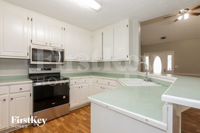 Foto del edificio - 205 Lakefront Dr