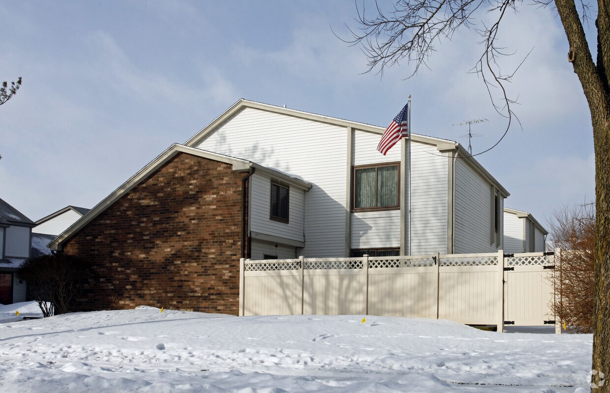 Building Photo - 2532 Plum Leaf Ln