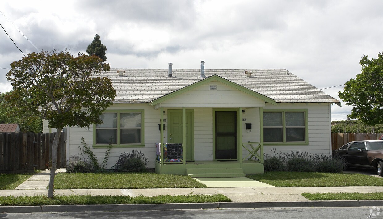 Primary Photo - 1118 Maple St