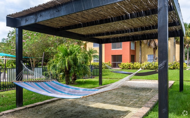 Building Photo - Mission Club Apartments