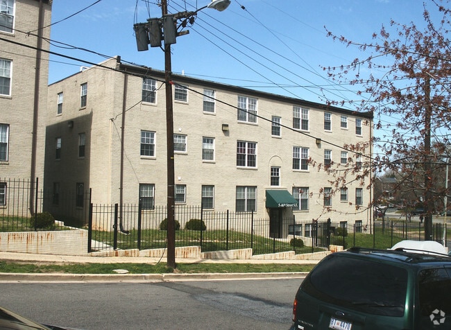 Building Photo - 5-29 46th St SE