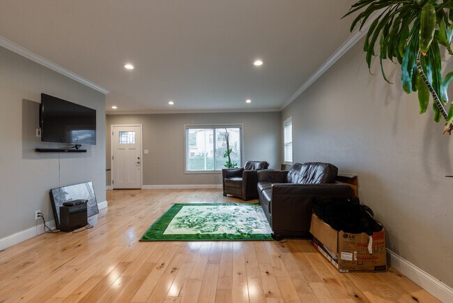 Foto del edificio - 902 S Averill Ave
