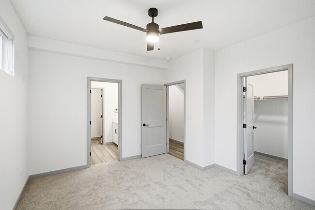 Foto del edificio - University Hills Townhomes