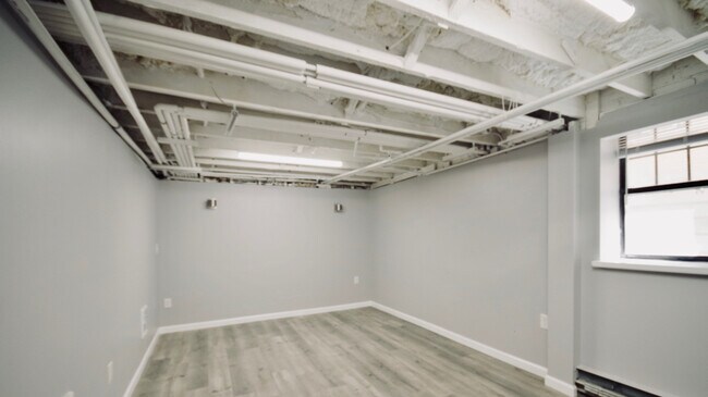 Building Photo - 120 Seward St