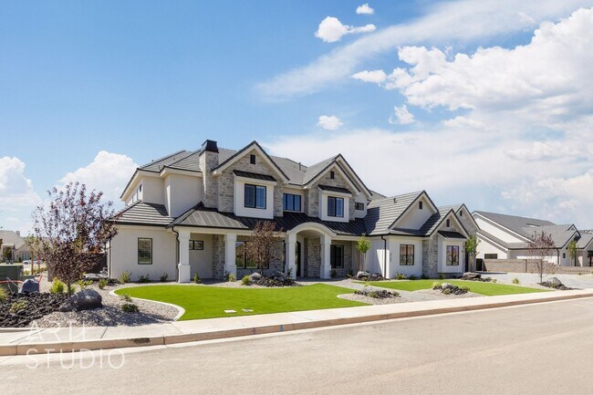 Building Photo - BRAND NEW Gorgeous 6 bed 7 bath with Pool ...