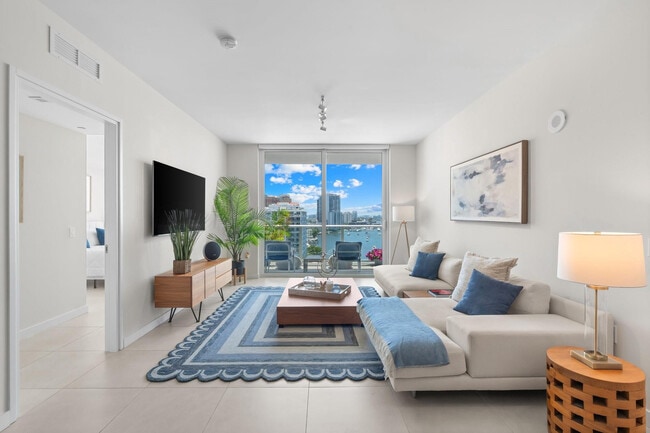 Building Photo - 401 N Birch Rd