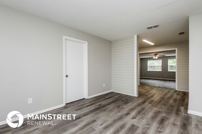 Foto del edificio - 2627 N Beaumont Ave