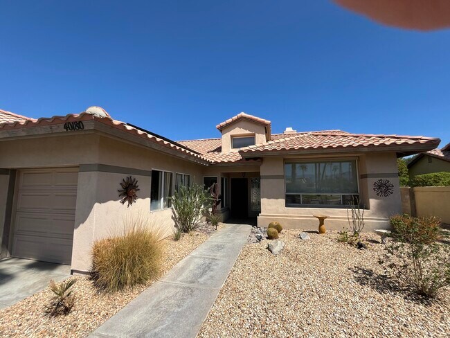 Foto del edificio - 40180 Eastwood Ln
