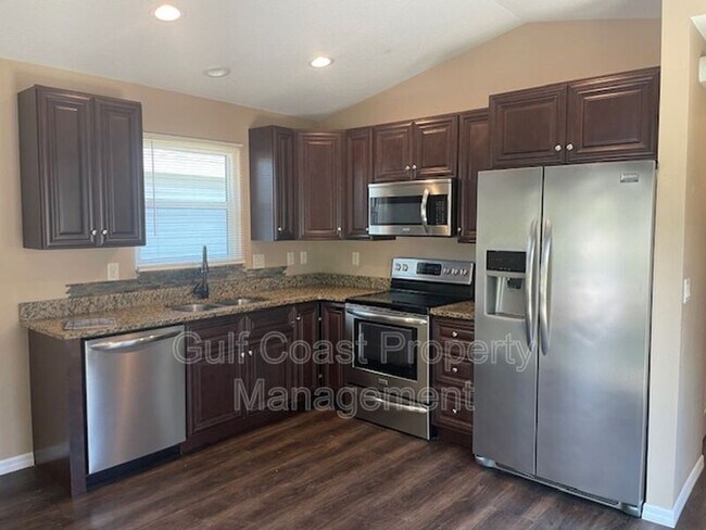 Foto del edificio - 3857 Almond Ave
