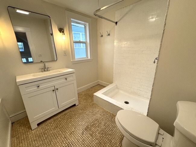 Foto del edificio - 14 Breck Ave