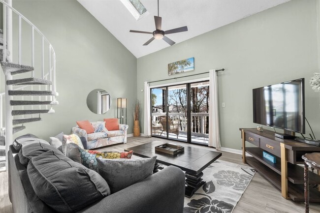 Building Photo - Free Utilities!! Seasonal Rental Available from Sept 10, 2025 through March 31, 2026