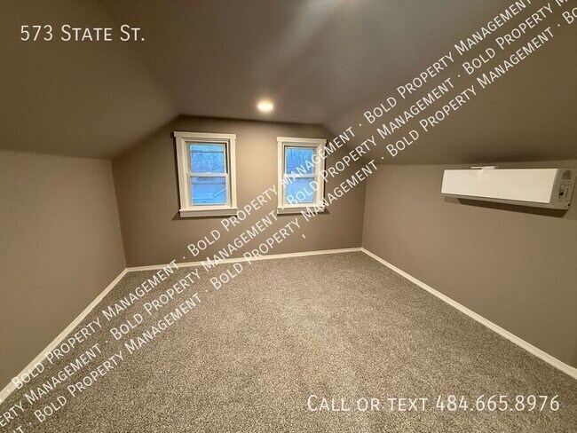 Building Photo - 573 State St