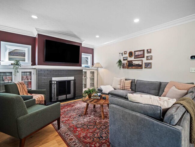 Foto del edificio - 18031 Larchwood Ave